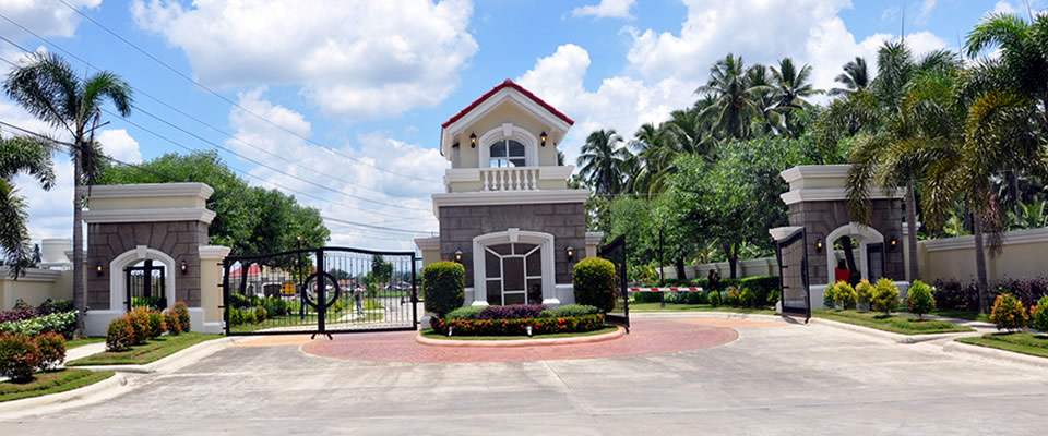 Tagum_gate